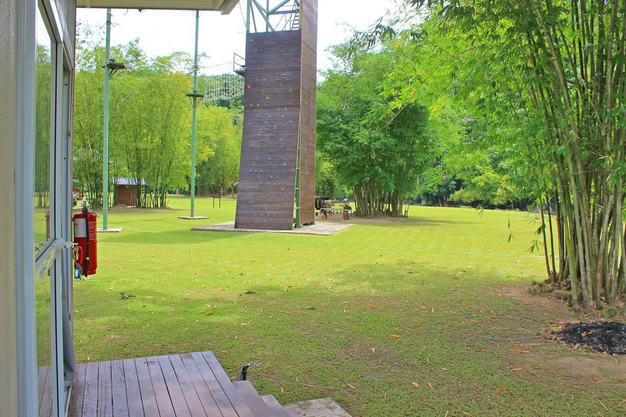 Kiulu Riverside Chalet Tamparuli Buitenkant foto