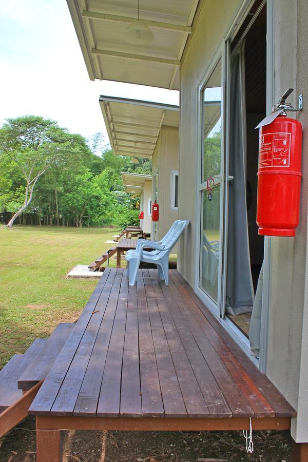 Kiulu Riverside Chalet Tamparuli Buitenkant foto